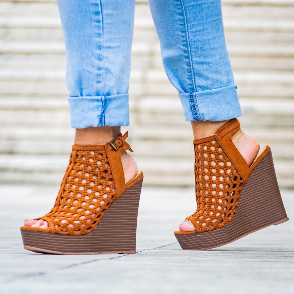 Caged wedges. Very pretty -perfect cond. Used once